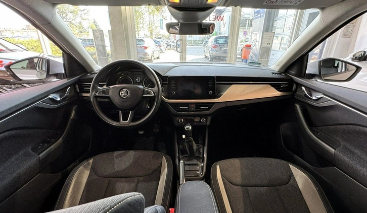 Skoda Scala cena 56900 przebieg: 148343, rok produkcji 2019 z Pabianice małe 154